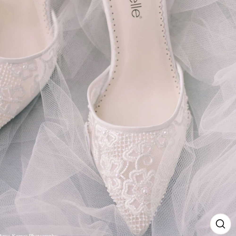 Bella Belle IVY Floral Embroidered Lace Flats for Wedding with Pearls size 9